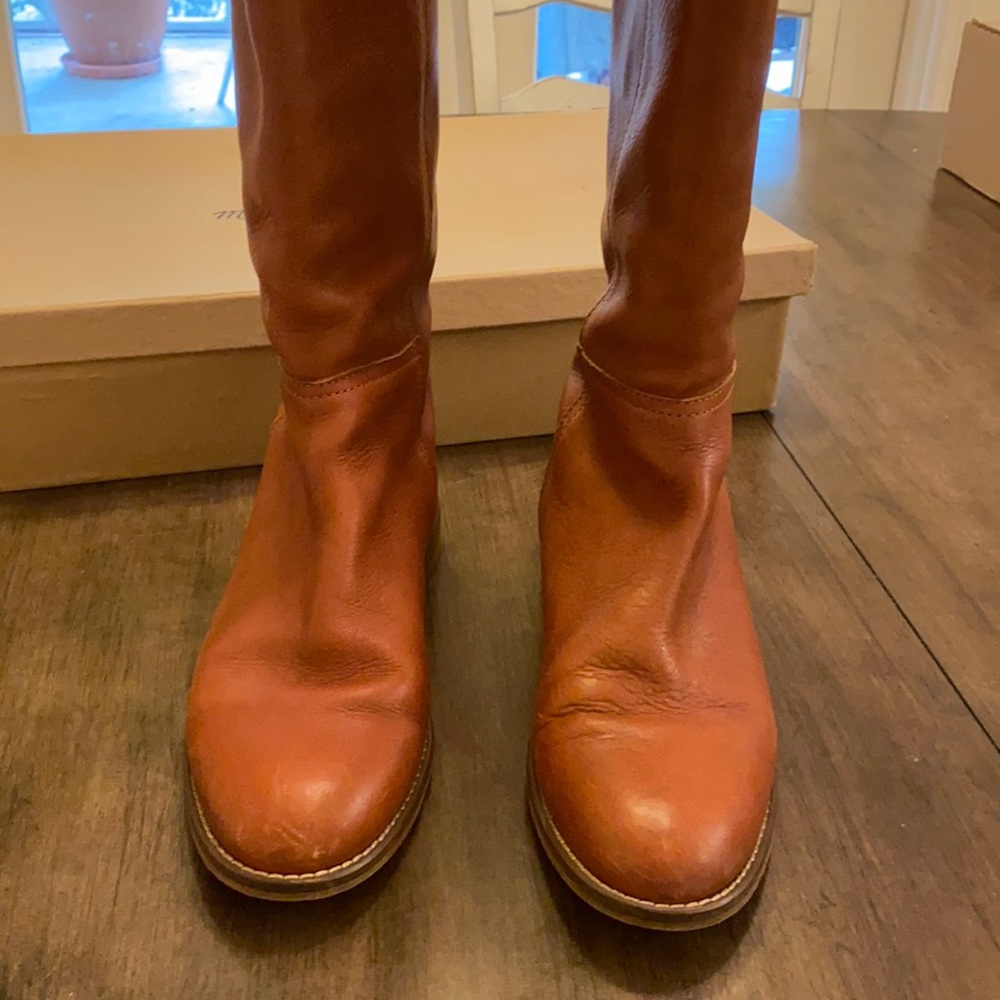 Beautiful high leather boots